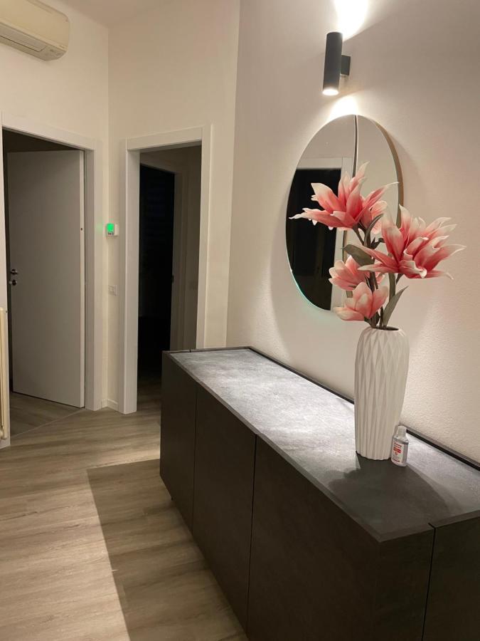 Ferienwohnung Un Balcone Sul Centro Storico Reggio nell'Emilia Exterior foto